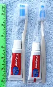 Colgate Travel Kit Large Blue & WhiteToothbrush w/Brush Cap & Toothpaste Set: 2