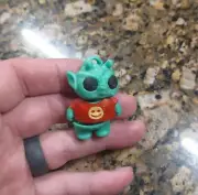 Articulating Dave the Alien Fidget Toy Keychain - Collectible Figurine