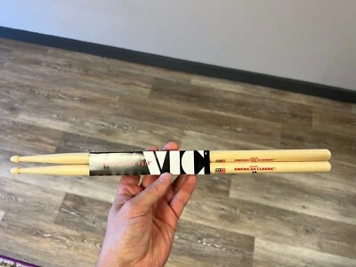 Vic Firth Hickory Wood Classic 5A Drumsticks