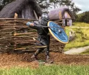 BRITAINS WRATH OF THE NORTHMEN 62143 SVEND VIKING DEFENDING WITH SWORD & SHIELD