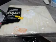 Pequot No Iron Percale Twin Fitted Bed Sheet Flutter Bye NOS Vintage 39x76