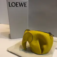 在飛比找蝦皮購物優惠-全新Loewe 大象零錢包（黃色）