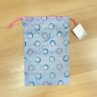 日本大創DAISO 哆啦A夢 小叮噹 束口袋 萬用袋 盥洗袋 衣物收納袋 收納袋