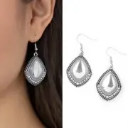 ☮️Paparazzi~Fearlessly Feminine Earrings - Silver