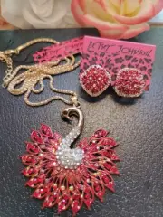 Betsey Johnson Proudly Flirtatious Peacock Necklace&Square Floral Stud Earrings