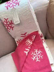 Artelier Nicole Miller Pink White Snowflakes Reversible Feather Knit Throw NWT