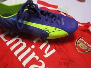 Olivier Giroud (Arsenal FC) signed Puma Football Boot (Right) + COA