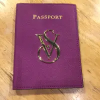 在飛比找蝦皮購物優惠-維多利亞的秘密 Victoriaa Secret 超美護照夾