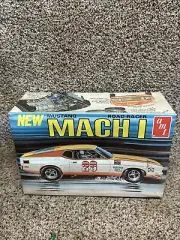 Vintage 1972 Ford Mustang Mach I Road Racer AMT Model Car Kit T-425-225 Sealed