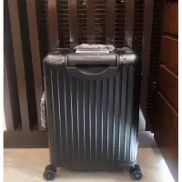 在飛比找Yahoo!奇摩拍賣優惠-RIMOWA 全新925款 全新logo 一體標 黑色 登機