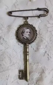 President Jefferson Davis, CSA, Historical Cameo Brooch, Kilt Pin, Timeless!
