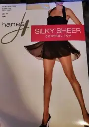 Hanes Silky Sheer Control Top Pantyhose Size CD Nylon Spandex Pearl