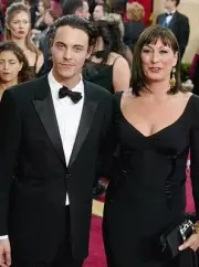 Anjelica Huston nephew James Huston at 75th Academy Awards Kodak - 2003 Photo 1