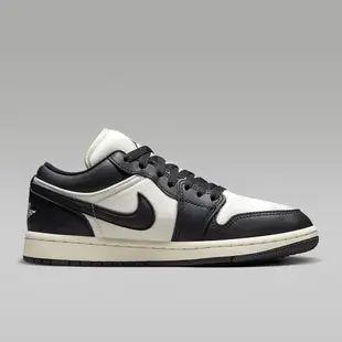 NIKE WMNS AIR JORDAN 1 LOW SE 女籃球鞋-黑白-FB9893101 US5 黑色