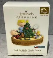 Hallmark 2006 Keepsake Ornament Peanuts Deck The Halls Charlie Brown Sound Light