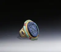 在飛比找Yahoo!奇摩拍賣優惠-【二手】古格王朝戒指環，高。非誠勿擾。戒指。黃金鑲嵌寶石，紅