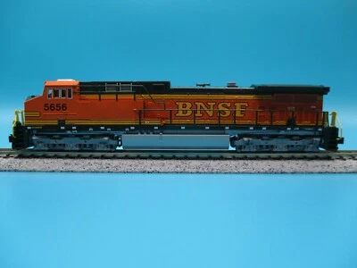 KATO N SCALE LOCOMOTIVE - AC4400CW - BNSF #5656-DC/DCC READY - 176-7114 - NEW!