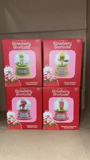 The World Of Strawberry Shortcake & Friends Mini Snow Globe Set Of 4 NEW
