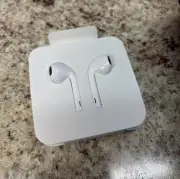 NEW Authentic Apple Ear Bud Wired Headphones for Apple iPad iPhone NEW Fast Ship