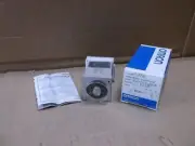 E5C2-R20G AC110/120 Omron NEW In Box Process Temperature Controller E5C2R20G