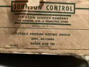 JOHNSON CONTROL P-7230-5 PRESSURE ELECTRIC SWITCH. New On Box