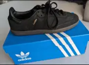 Black Adidas Samba - size 4