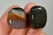 2 SARDONYX TUMBLED STONES 29g Healing Crystals, Chalcedony, Strength Protection