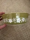 Rare vintage Pyrex with spring green or crazy daisy pattern. Excellent Condition