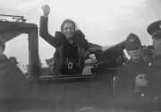 Womans Aviation Pioneer Amy Johnson Cape Town Return 1932 2 Old Photo