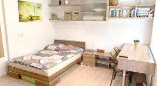 Krasny apartman u lesa blizko centra a BVV 