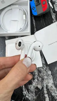 在飛比找Yahoo!奇摩拍賣優惠-Apple AirPods 第二代 2019新款 原廠藍牙無