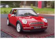 Bburago 1:12 BMW Mini Cooper 2001 Diecast Model Car Red Gift Collection Display