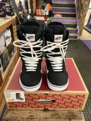 Vans Hi-Standard OG Snowboard Boots Women’s Size 9