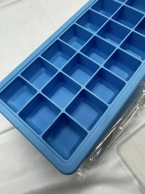 Silicone ICE Cube Trays 3 pack - NEW with lid. makes getting ice out a breeze!