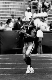 Brett Favre Green Bay Packers drops back to pass 1990s Old Photo 2