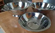 3 Piece Metal Set 3qt Colander 2 1/2qt Bowl and 1qt Bowl New