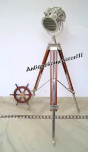 HOLLYWOOD VINTAGE INDUSTRIAL COLLECTIBLE SPOT LIGHT FLOOR LAMP TRIPOD STAND ITEM