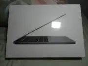 2018 Sealed MacBook Pro i5 2.3GHz 8th Gen Quad-Core 512GB touch bar model 13"