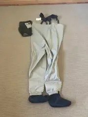 Cabelas Wader Dry Plus Bibs Size LS w/attached Neoprene Booties Fly Fishing