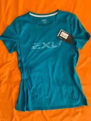 NWT 2XU Short Sleeve Women’s Athletic T-Shirt Top Size XS in Teal Green -Ausie