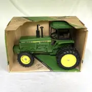 John Deere 4850 MFWD ROW-CROP Tractor 1/16 Blue Print ERTL USA