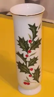 NOS KMART CHRISTMAS HOLIDAY BUD VASE HOLLY BERRY GOLD ACCENT JAPAN OS1