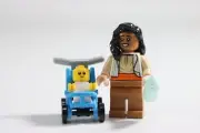 LEGO® City Minifigure Mom Baby Carrier Stroller Milk Bottle Black Hair Smile