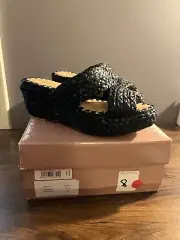 NEW Carrie Forbes Bella Black Raffia Platform Wedge Mules Sandals Size 38 US 8