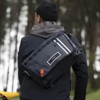 在飛比找ETMall東森購物網優惠-Timbuk2天霸時尚男單肩信使包