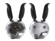 NEW Chef'N Mini Magnetic Salt & Pepper Set