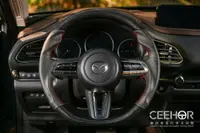 在飛比找樂天市場購物網優惠-[細活方向盤] 水轉印卡夢款 Mazda3 CX30 MAZ