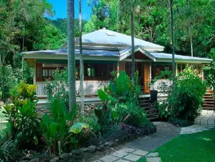 道格拉斯港谷撤退飯店Port Douglas Valley Retreat