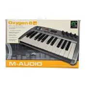 New M-Audio Oxygen 8 v2 25 Key USB MIDI Controller Keyboard with USB Power Cable