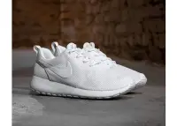 在飛比找Yahoo!奇摩拍賣優惠-【日貨代購CITY】Nike Roshe Run One 輕